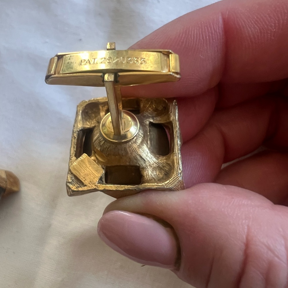Gold and Silver Star Cufflinks - Picture 4 of 6